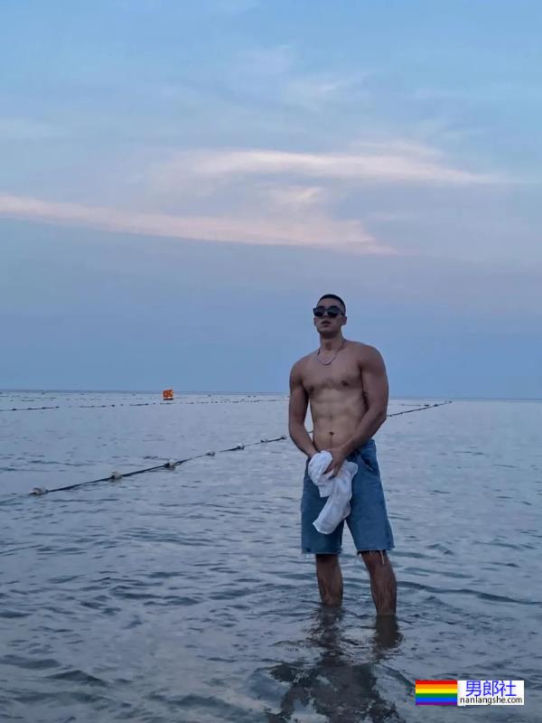 岛国时间静止系列之肌肉帅警 - 51虹马