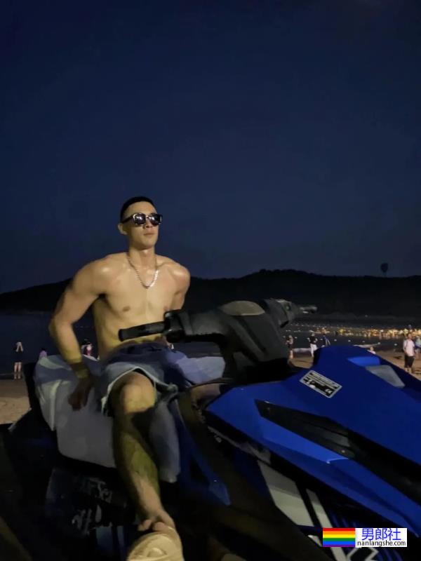 岛国时间静止系列之肌肉帅警 - 51虹马