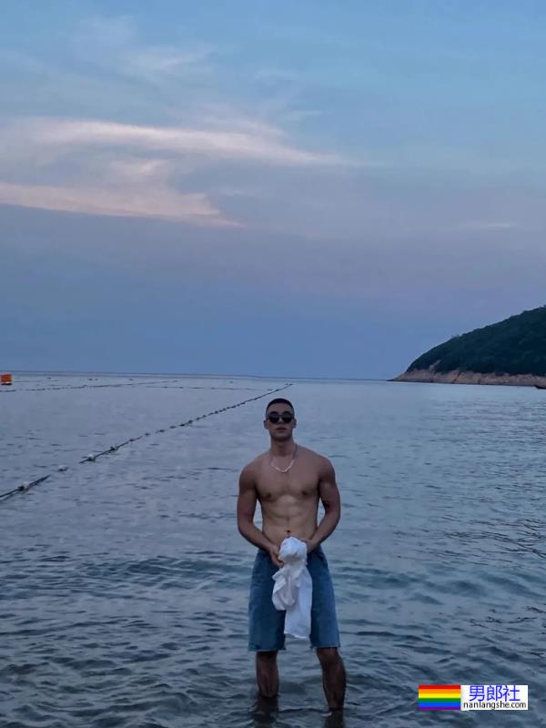 岛国时间静止系列之肌肉帅警 - 51虹马