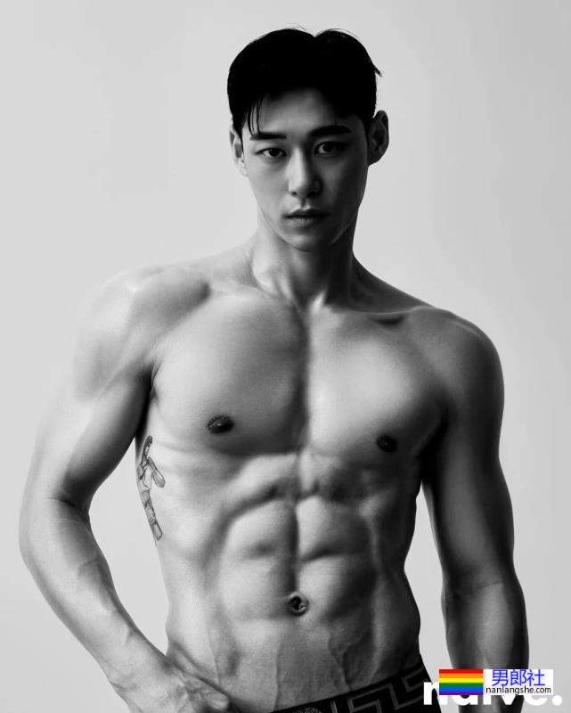 柔道小哥被拖去拍硬照写真，这身材也太可了吧！-51虹马