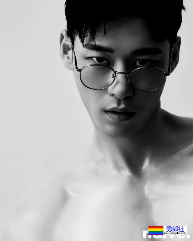 柔道小哥被拖去拍硬照写真,这身材也太可了吧! - 51虹马 柔道小哥被拖去拍硬照写真,这身材也太可了吧! - 51虹马