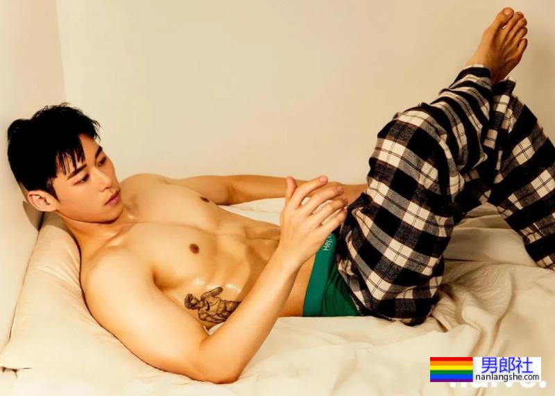 柔道小哥被拖去拍硬照写真,这身材也太可了吧! - 51虹马 柔道小哥被拖去拍硬照写真,这身材也太可了吧! - 51虹马