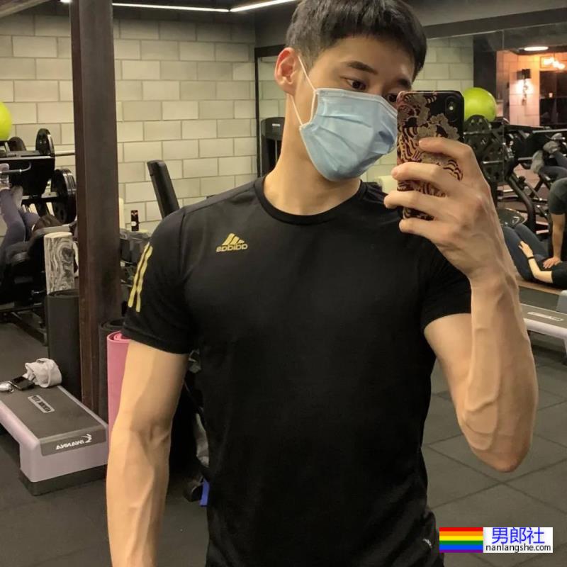 柔道小哥被拖去拍硬照写真,这身材也太可了吧! - 51虹马 柔道小哥被拖去拍硬照写真,这身材也太可了吧! - 51虹马