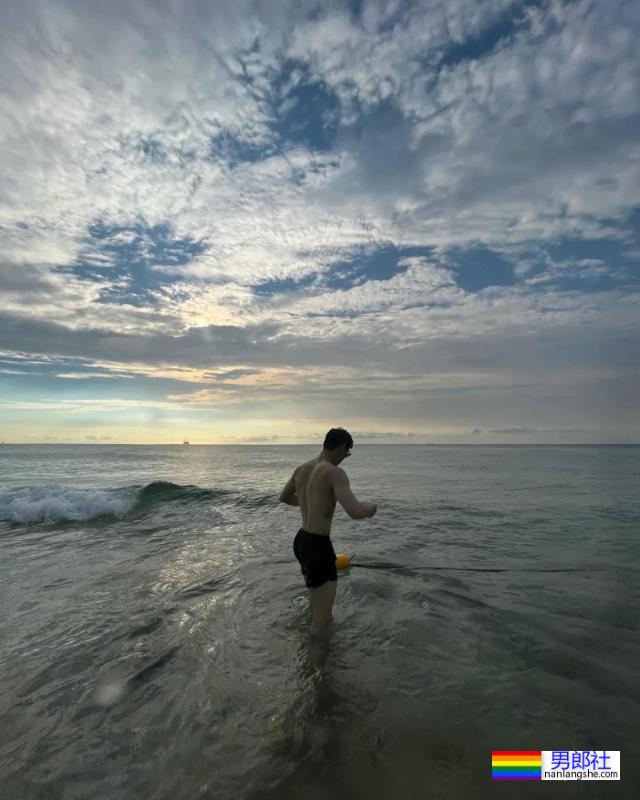 柔道小哥被拖去拍硬照写真,这身材也太可了吧! - 51虹马 柔道小哥被拖去拍硬照写真,这身材也太可了吧! - 51虹马