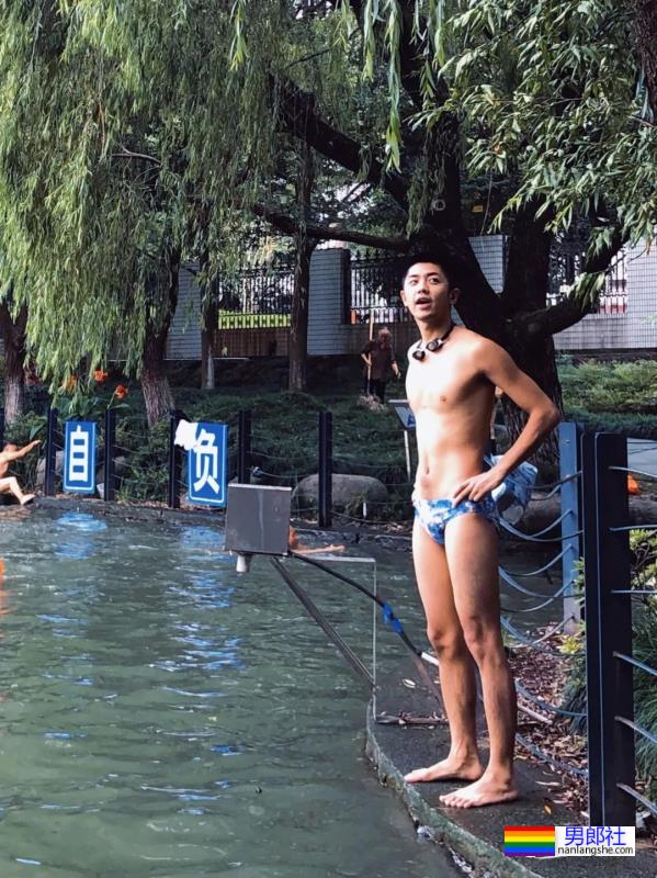 这枚杭州黑皮游泳体育生也去横渡钱塘江了 - 51虹马