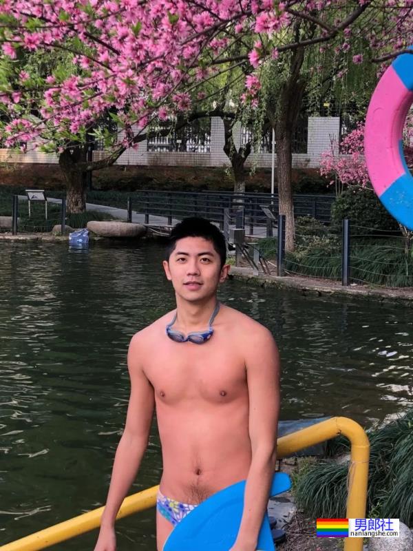 这枚杭州黑皮游泳体育生也去横渡钱塘江了 - 51虹马