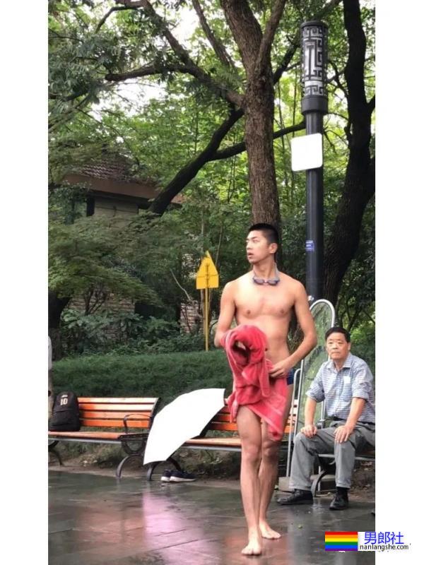 这枚杭州黑皮游泳体育生也去横渡钱塘江了 - 51虹马