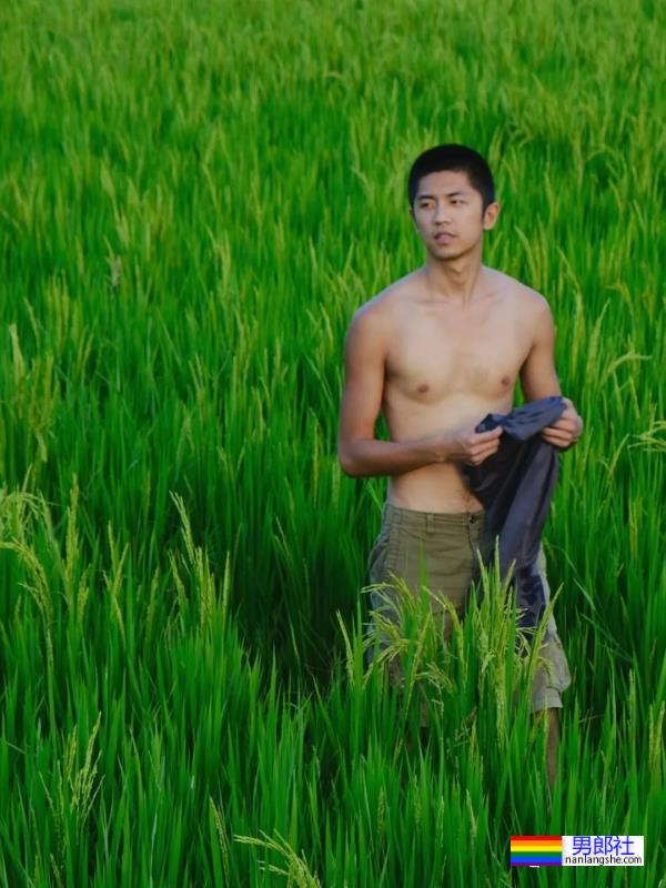 这枚杭州黑皮游泳体育生也去横渡钱塘江了 - 51虹马