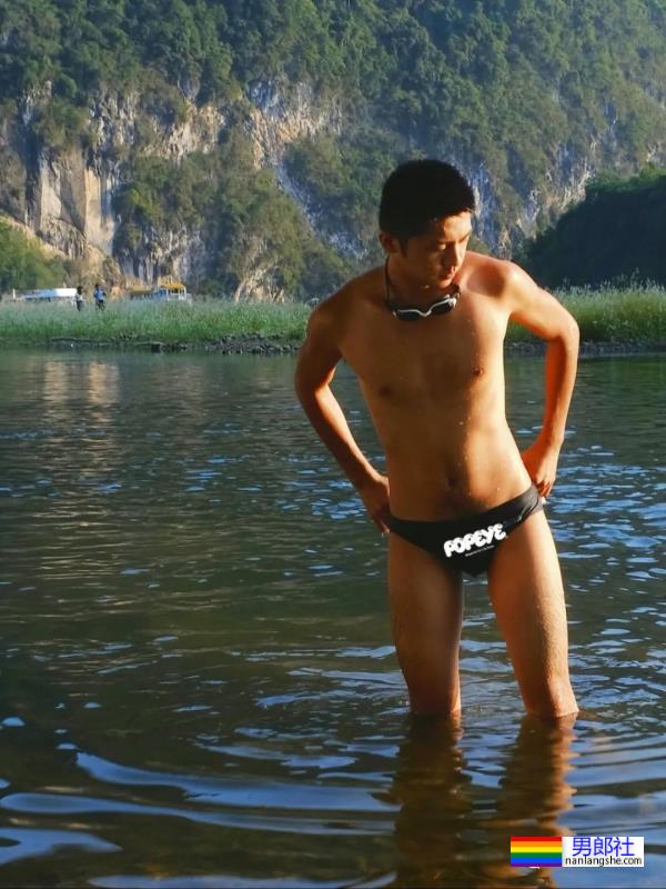 这枚杭州黑皮游泳体育生也去横渡钱塘江了 - 51虹马