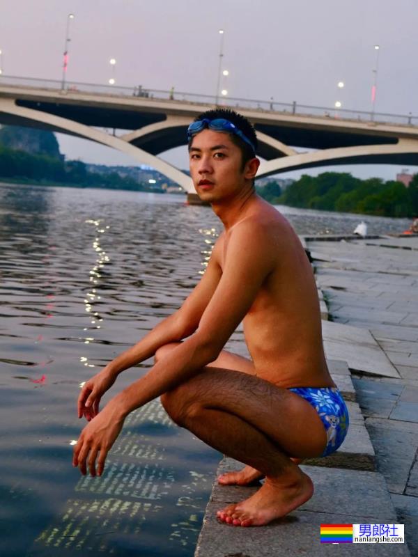 这枚杭州黑皮游泳体育生也去横渡钱塘江了 - 51虹马