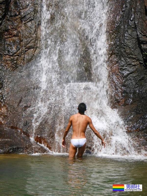 这枚杭州黑皮游泳体育生也去横渡钱塘江了 - 51虹马