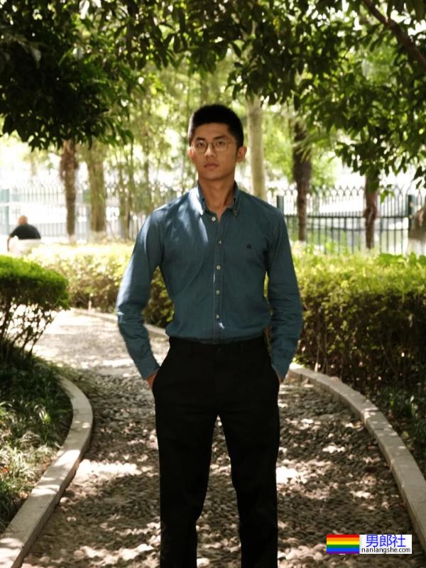 这枚杭州黑皮游泳体育生也去横渡钱塘江了 - 51虹马