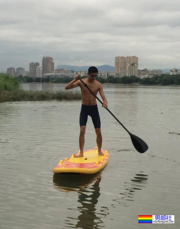 这枚杭州黑皮游泳体育生也去横渡钱塘江了 - 51虹马