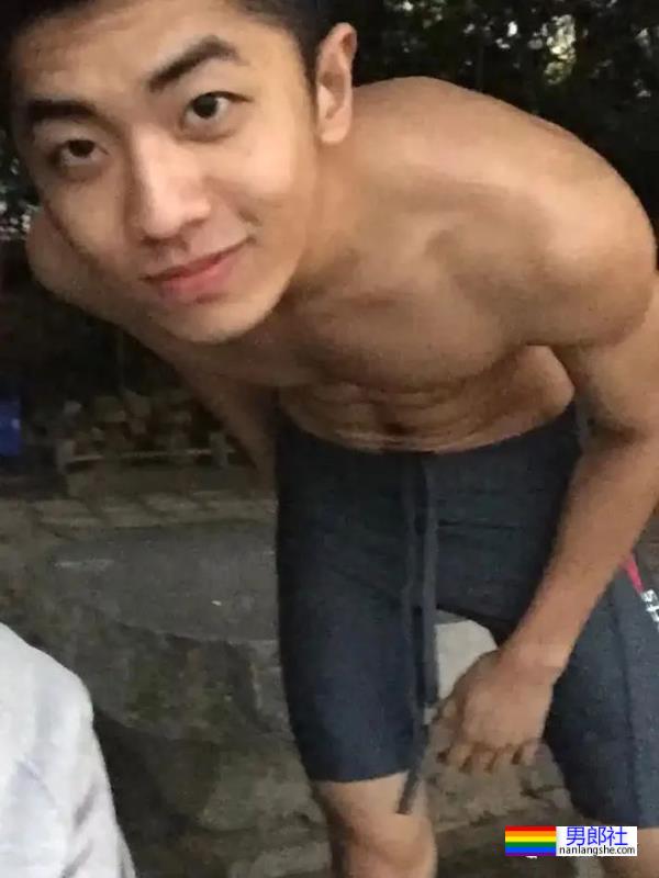 这枚杭州黑皮游泳体育生也去横渡钱塘江了 - 51虹马