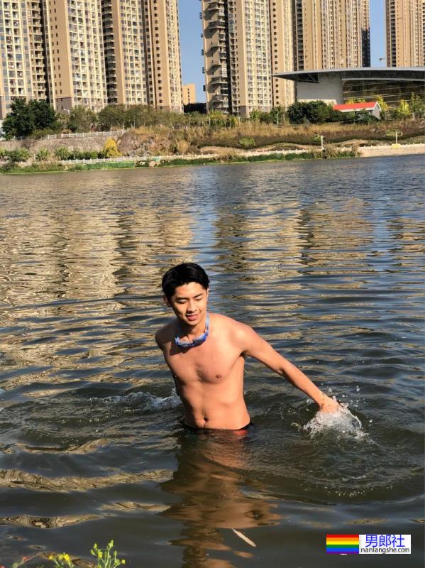 这枚杭州黑皮游泳体育生也去横渡钱塘江了 - 51虹马