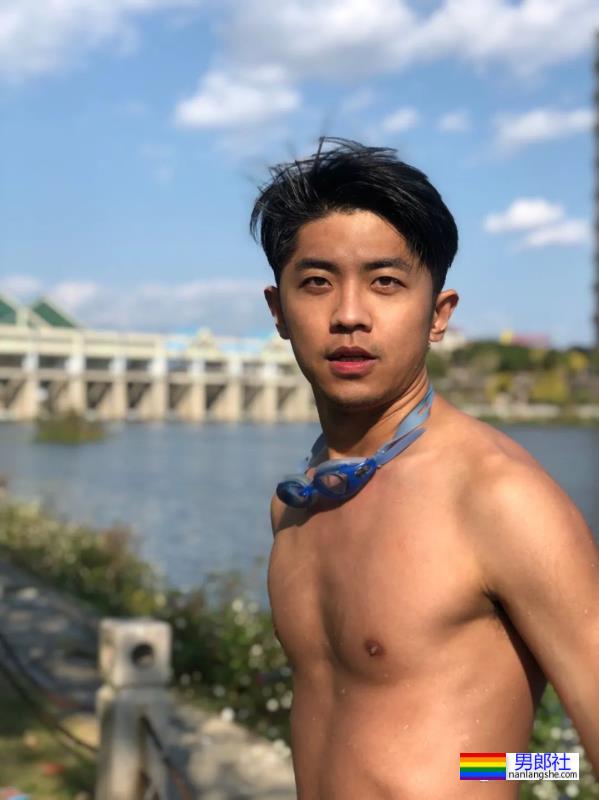 这枚杭州黑皮游泳体育生也去横渡钱塘江了 - 51虹马