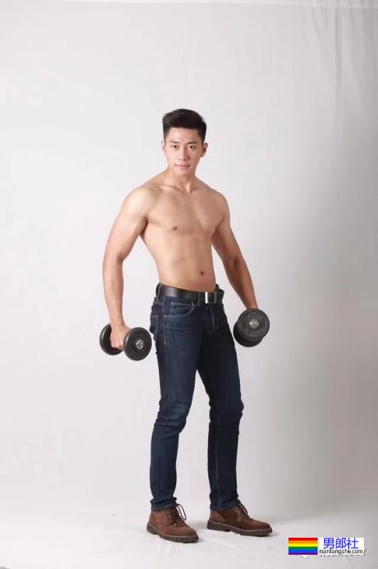 泰国先生又肥又土靠潜规则获胜?如今变这么帅还拍片了! - 51虹马 泰国先生又肥又土靠潜规则获胜?如今变这么帅还拍片了! - 51虹马