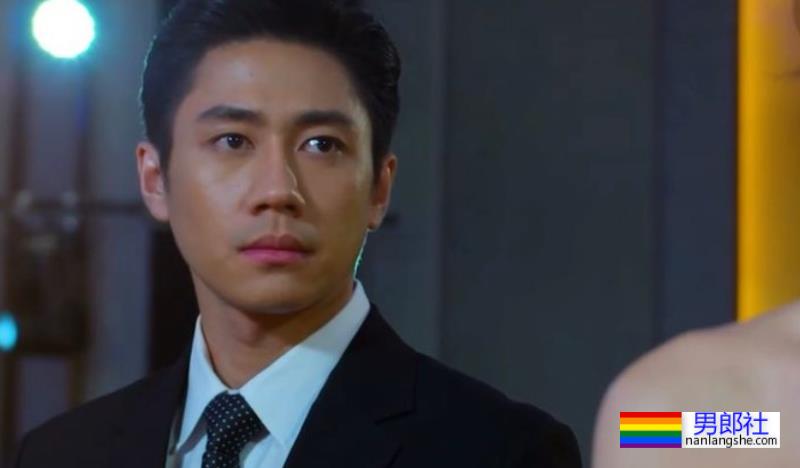 泰国先生又肥又土靠潜规则获胜?如今变这么帅还拍片了! - 51虹马 泰国先生又肥又土靠潜规则获胜?如今变这么帅还拍片了! - 51虹马