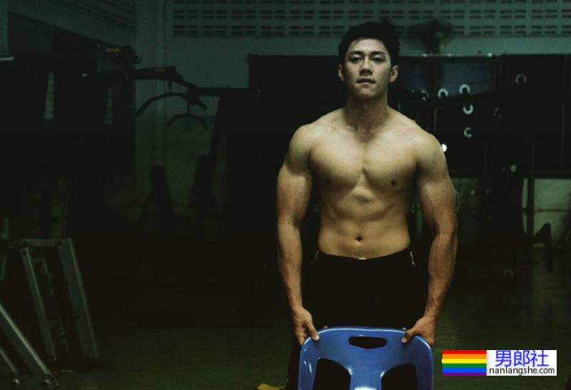 泰国先生又肥又土靠潜规则获胜?如今变这么帅还拍片了! - 51虹马 泰国先生又肥又土靠潜规则获胜?如今变这么帅还拍片了! - 51虹马