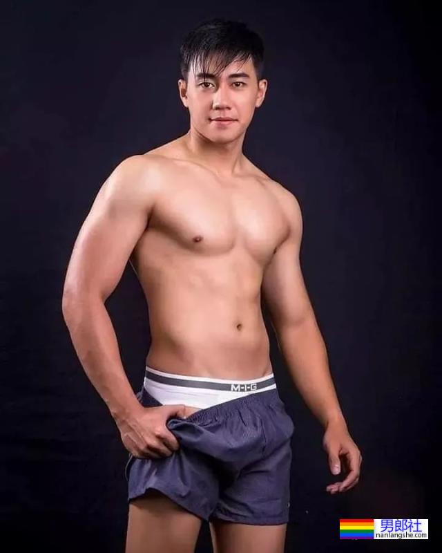 泰国先生又肥又土靠潜规则获胜?如今变这么帅还拍片了! - 51虹马 泰国先生又肥又土靠潜规则获胜?如今变这么帅还拍片了! - 51虹马