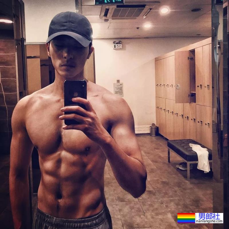 张天爱锤肌肉小生酒后出轨?!这荷尔蒙真得过剩了…… - 51虹马 张天爱锤肌肉小生酒后出轨?!这荷尔蒙真得过剩了…… - 51虹马