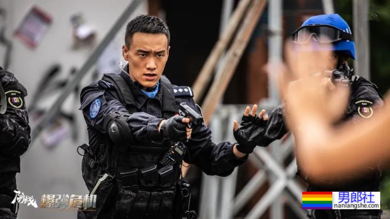 这是《风度》尺度最大的一次？东北寸头硬汉翟宇佳真宠粉！ - 51虹马