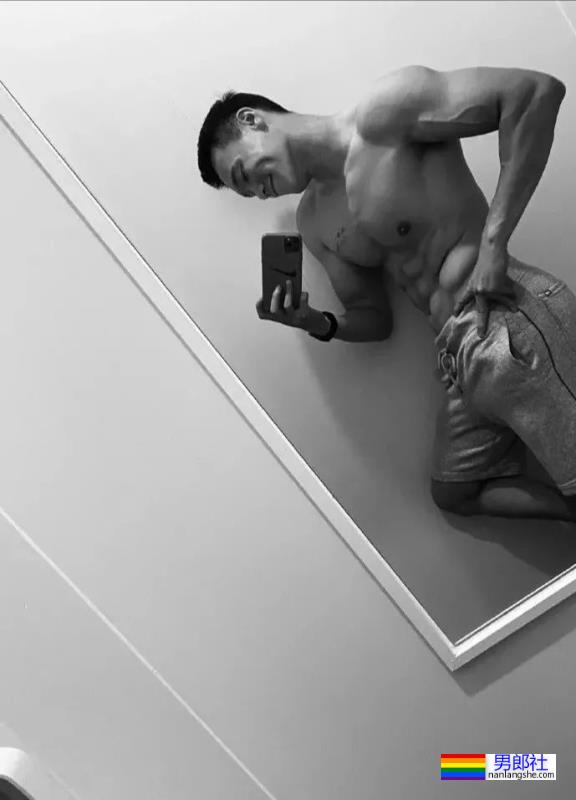 这是《风度》尺度最大的一次？东北寸头硬汉翟宇佳真宠粉！ - 51虹马