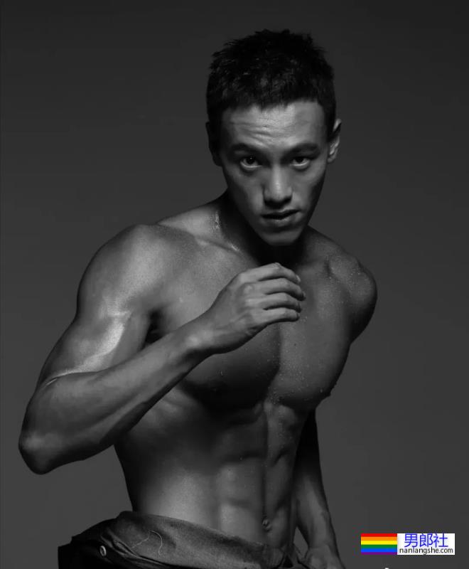 这是《风度》尺度最大的一次？东北寸头硬汉翟宇佳真宠粉！ - 51虹马