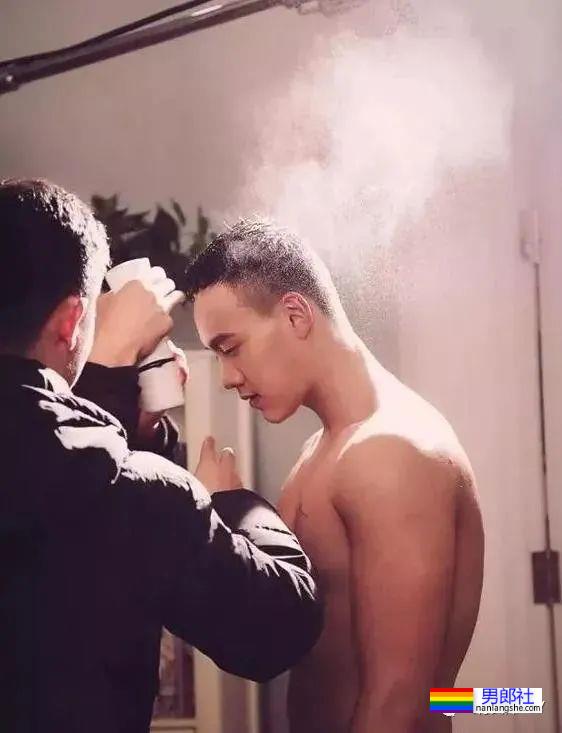 这是《风度》尺度最大的一次？东北寸头硬汉翟宇佳真宠粉！ - 51虹马