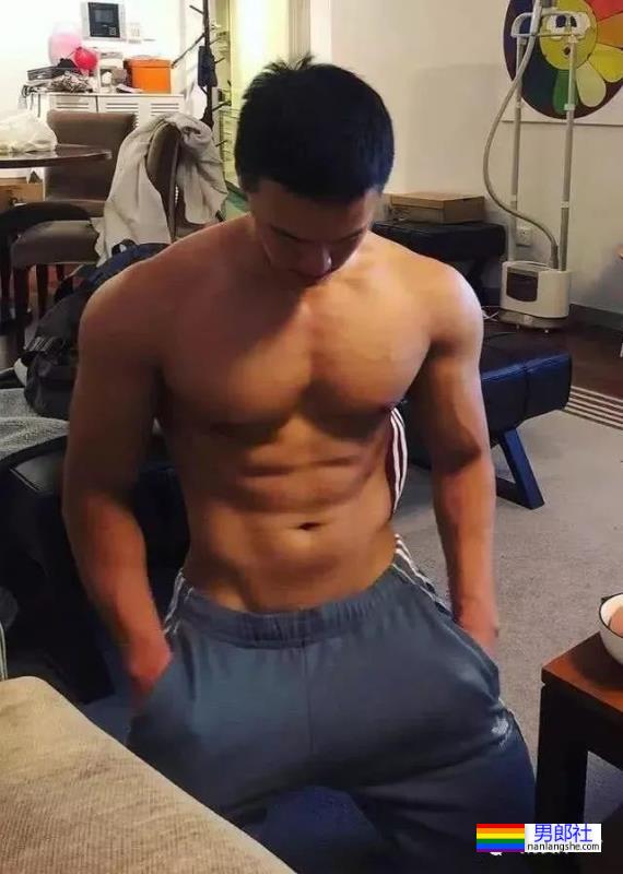 这是《风度》尺度最大的一次？东北寸头硬汉翟宇佳真宠粉！ - 51虹马