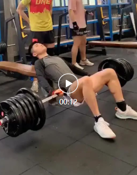 体育生腰力到底有多强?看了这个视频我服了-51虹马