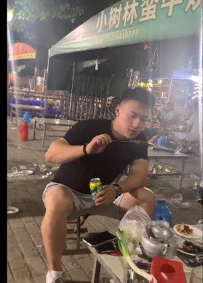 山东男人穿灰裤子，果然实力强大！-51虹马