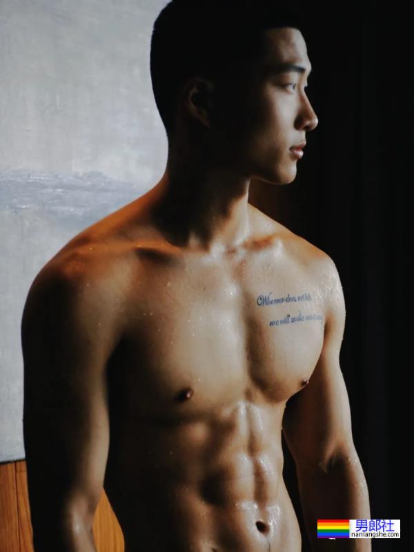 大理大学田径体育生,穿连体紧身服真好看! - 51虹马 大理大学田径体育生,穿连体紧身服真好看! - 51虹马