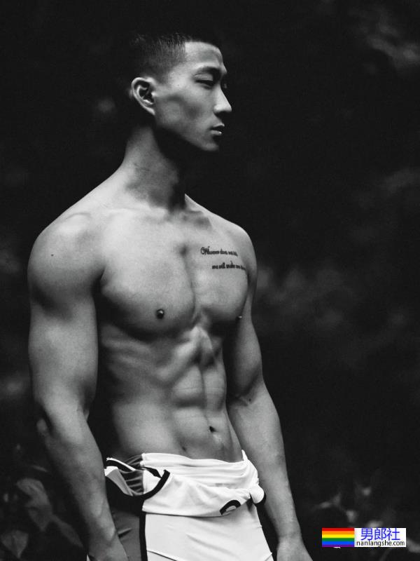 大理大学田径体育生,穿连体紧身服真好看! - 51虹马 大理大学田径体育生,穿连体紧身服真好看! - 51虹马