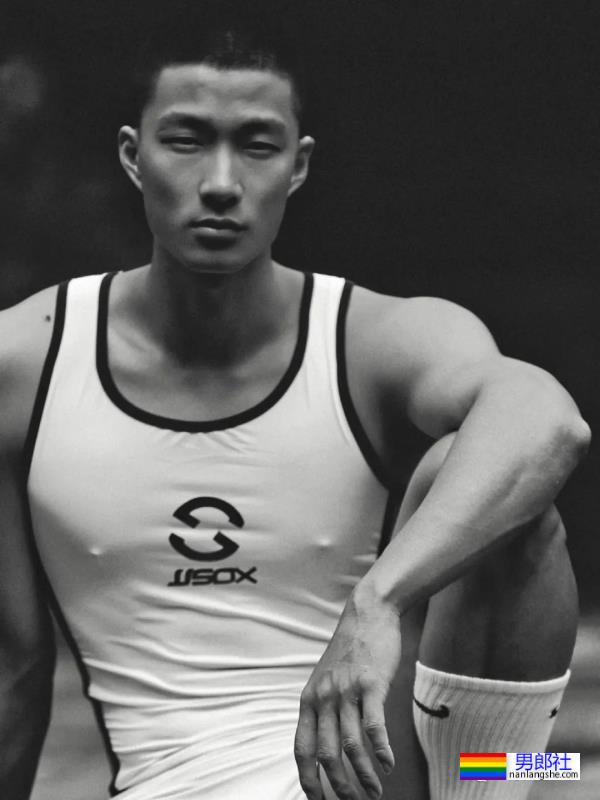 大理大学田径体育生,穿连体紧身服真好看! - 51虹马 大理大学田径体育生,穿连体紧身服真好看! - 51虹马