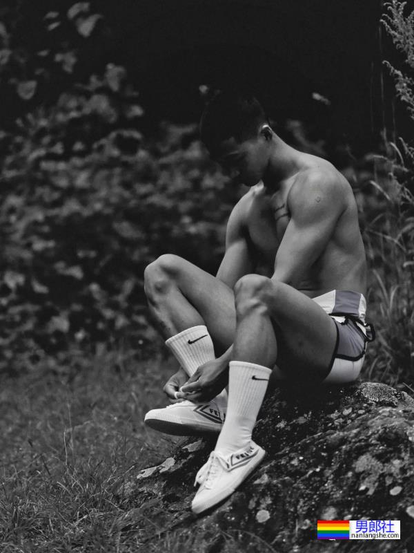 大理大学田径体育生,穿连体紧身服真好看! - 51虹马 大理大学田径体育生,穿连体紧身服真好看! - 51虹马