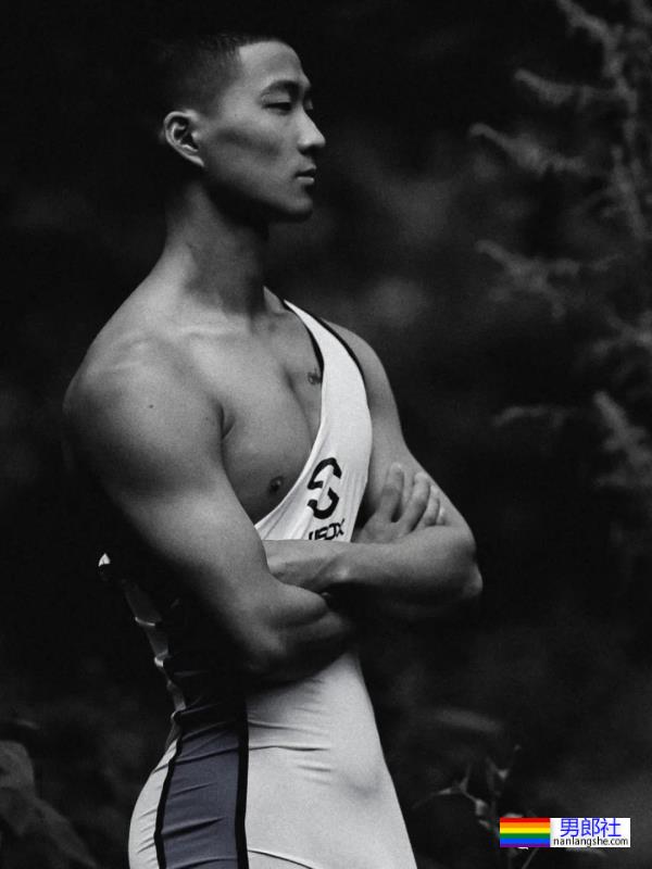 大理大学田径体育生,穿连体紧身服真好看! - 51虹马 大理大学田径体育生,穿连体紧身服真好看! - 51虹马