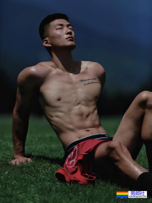 大理大学田径体育生,穿连体紧身服真好看! - 51虹马 大理大学田径体育生,穿连体紧身服真好看! - 51虹马