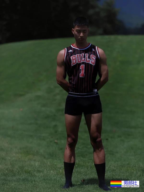 大理大学田径体育生,穿连体紧身服真好看! - 51虹马 大理大学田径体育生,穿连体紧身服真好看! - 51虹马