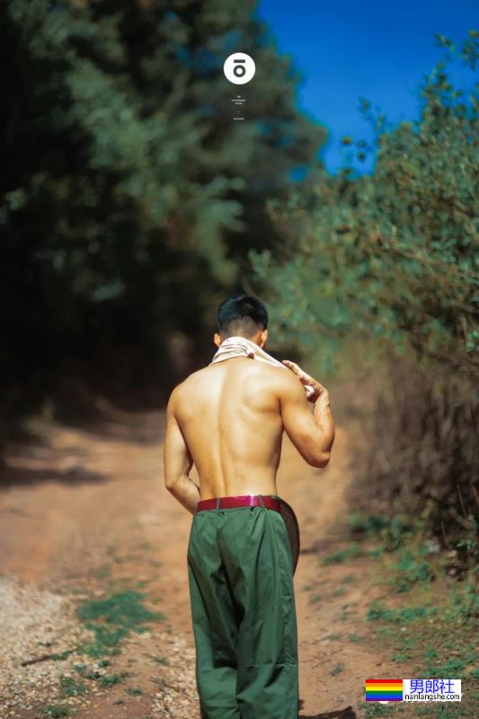 大理大学田径体育生,穿连体紧身服真好看! - 51虹马 大理大学田径体育生,穿连体紧身服真好看! - 51虹马