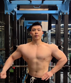 好壮硕的男人啊-51虹马