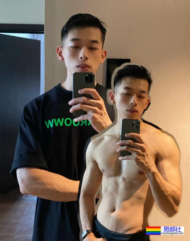 成都空少戴的什么东西？这也太色气！ - 51虹马