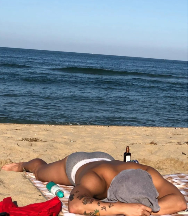 这个户外体训的翘屁帅哥找到了!他真的很爱秀臀…… - 51虹马 这个户外体训的翘屁帅哥找到了!他真的很爱秀臀…… - 51虹马