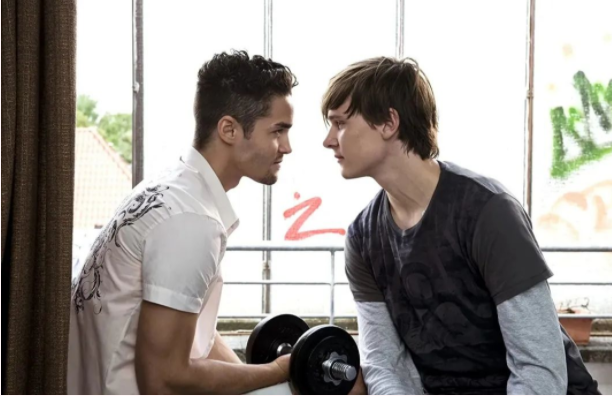 外套下的秘密:女子宿舍的男人-51虹马