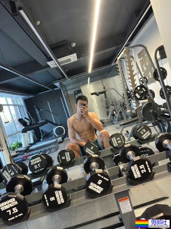 197CM的吉林篮球体育生，东北寸头男人又痞又欲 - 51虹马