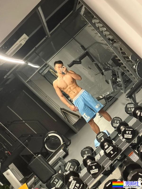 197CM的吉林篮球体育生，东北寸头男人又痞又欲 - 51虹马