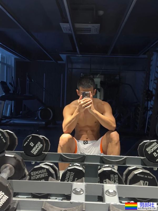 197CM的吉林篮球体育生，东北寸头男人又痞又欲 - 51虹马