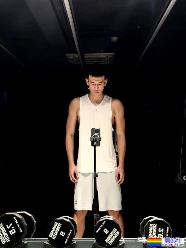 197CM的吉林篮球体育生，东北寸头男人又痞又欲 - 51虹马