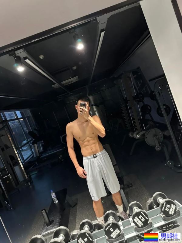 197CM的吉林篮球体育生，东北寸头男人又痞又欲 - 51虹马