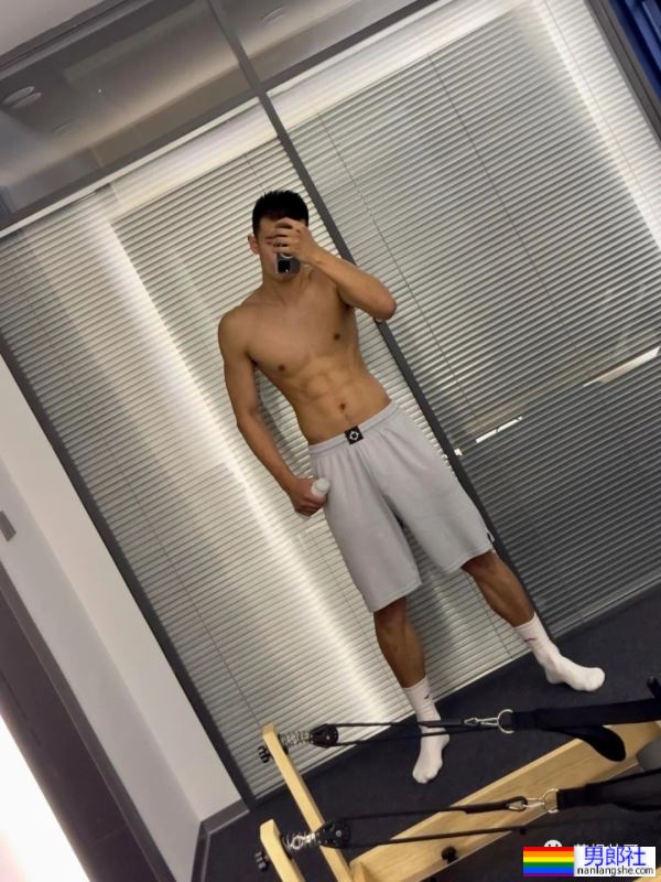 197CM的吉林篮球体育生，东北寸头男人又痞又欲 - 51虹马